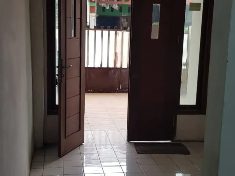 Rumah Kokoh2 lantai  di Perum Taman Narogong Indah, Bekasi