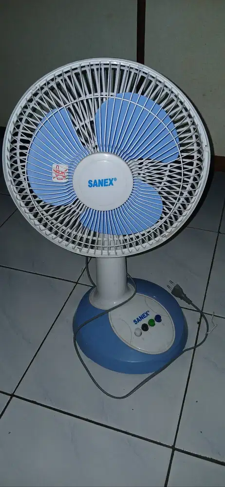 Siapa cepat dia dapat kipas angin meja Sanex 10 inch ANGIN SEJUK