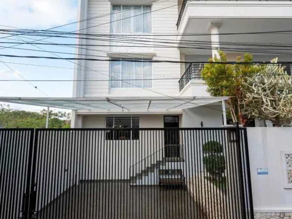 LUXURIOUS 3-STOREY FREEHOLD VILLA WITH POOL & BALCONY – JIMBARAN, BALI