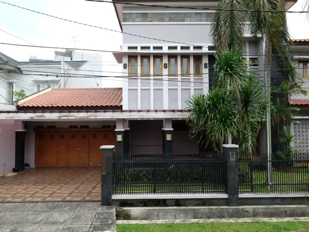 Di jual rumah mewah  Lebak bulus Jakarta Selatan