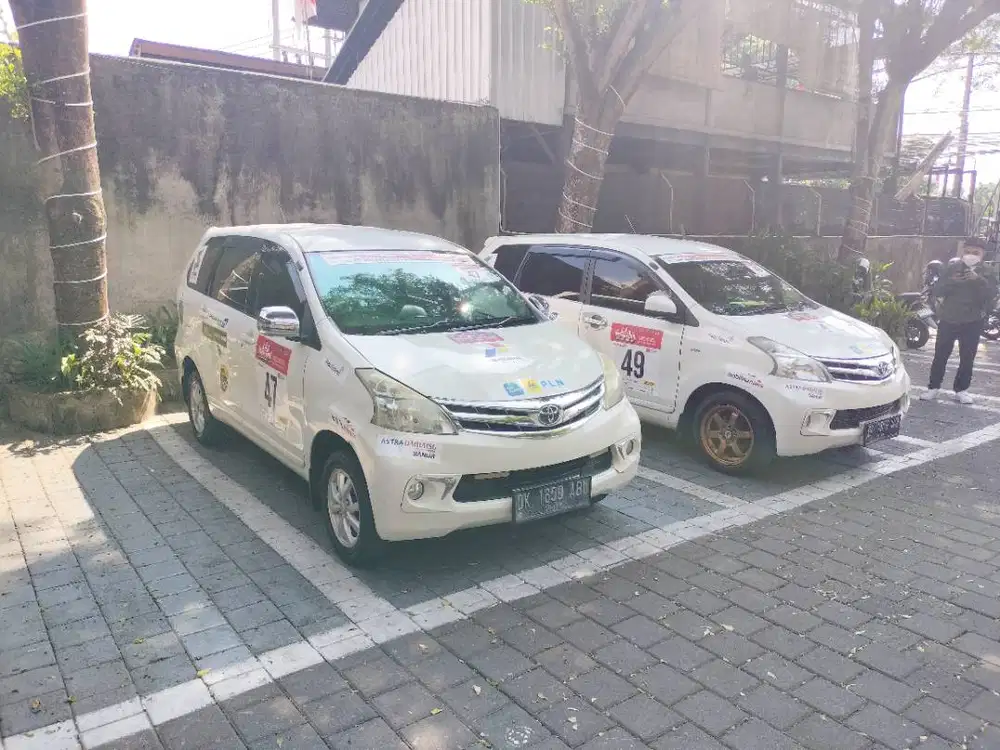 Instruktur Mengemudi