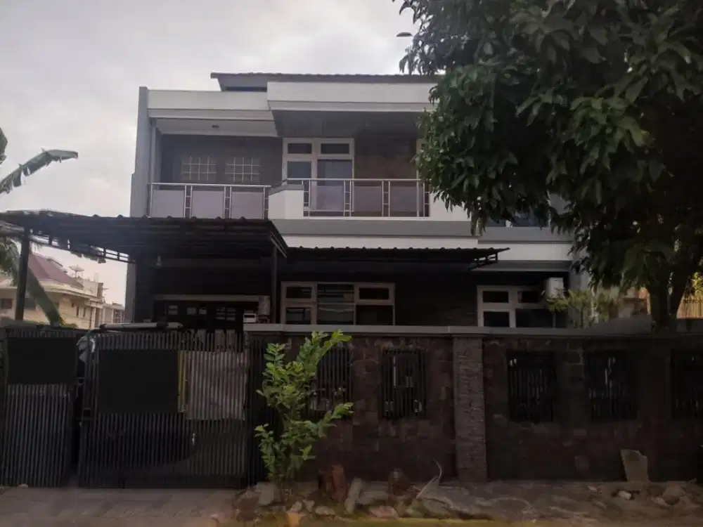 Rumah Asri LT 180 Meter di Taman Modern Cakung