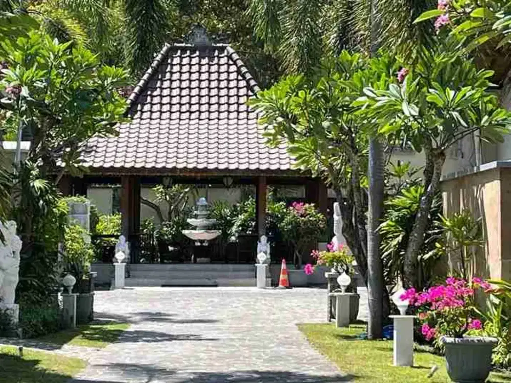JUAL CEPAT HOTEL & RESORT JALAN SENGGIGI, LOMBOK (NEGO)