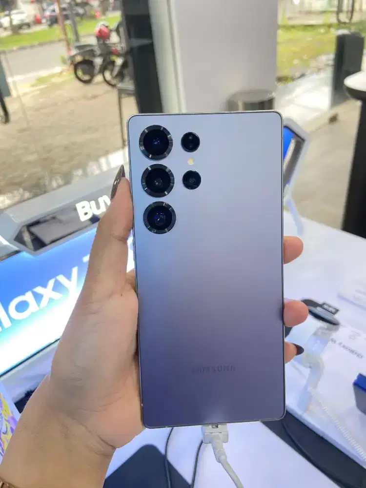 Samsung Galaxy S25 Ultra - Kondisi Mulus, Garansi Resmi!