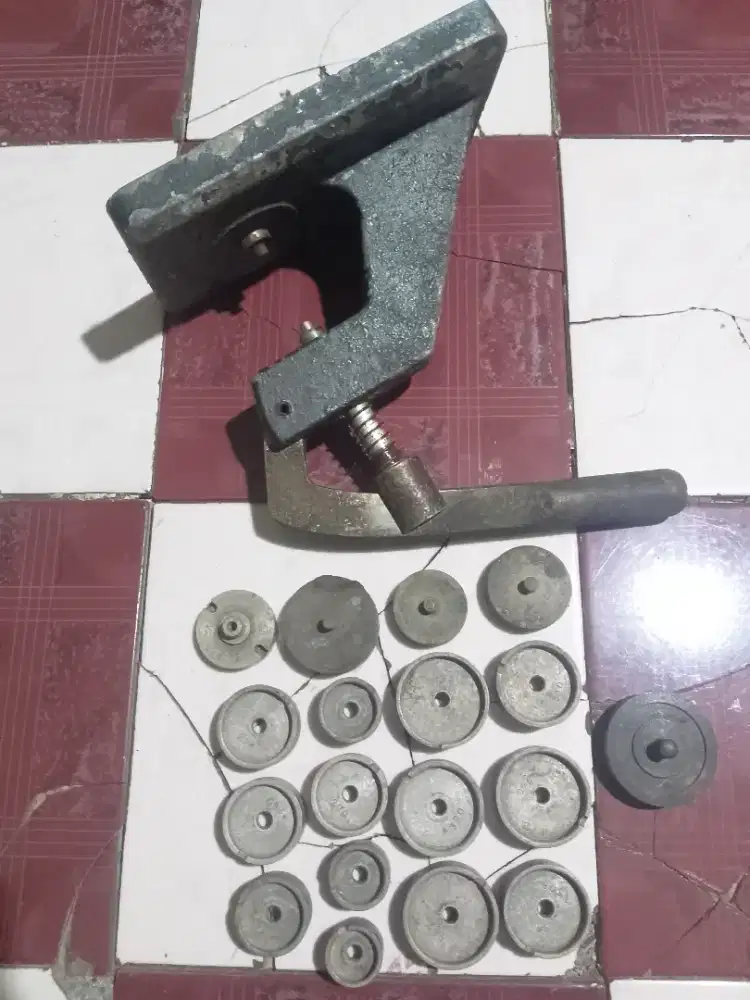 Alat press jam tangan dll