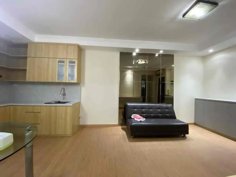 Disewakan semi furnish tipe 3br apartment mediterania garden residence 2