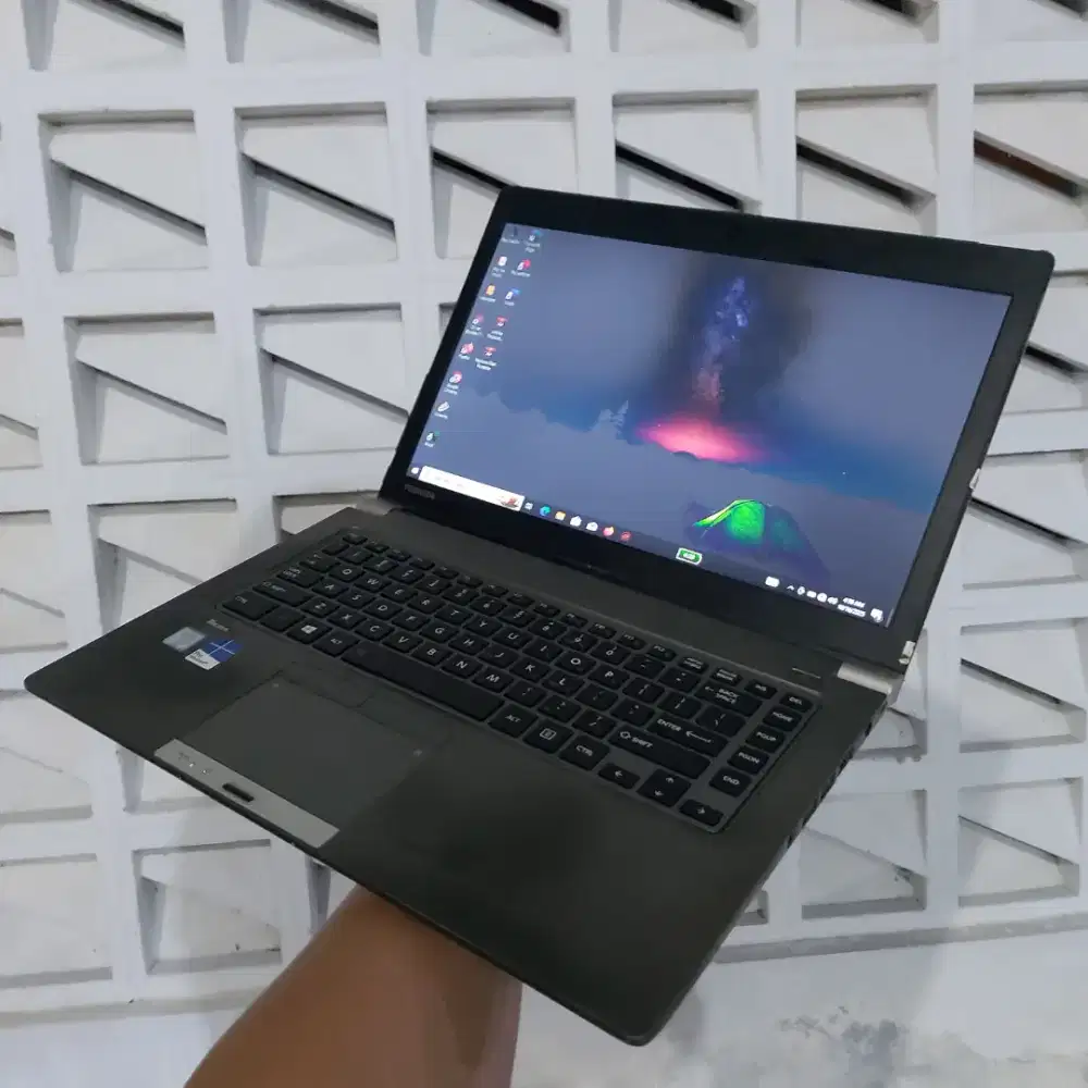 Toshiba Tecra Z40-C Intel Core i5 Skylike Gen 6 Slim Tipis