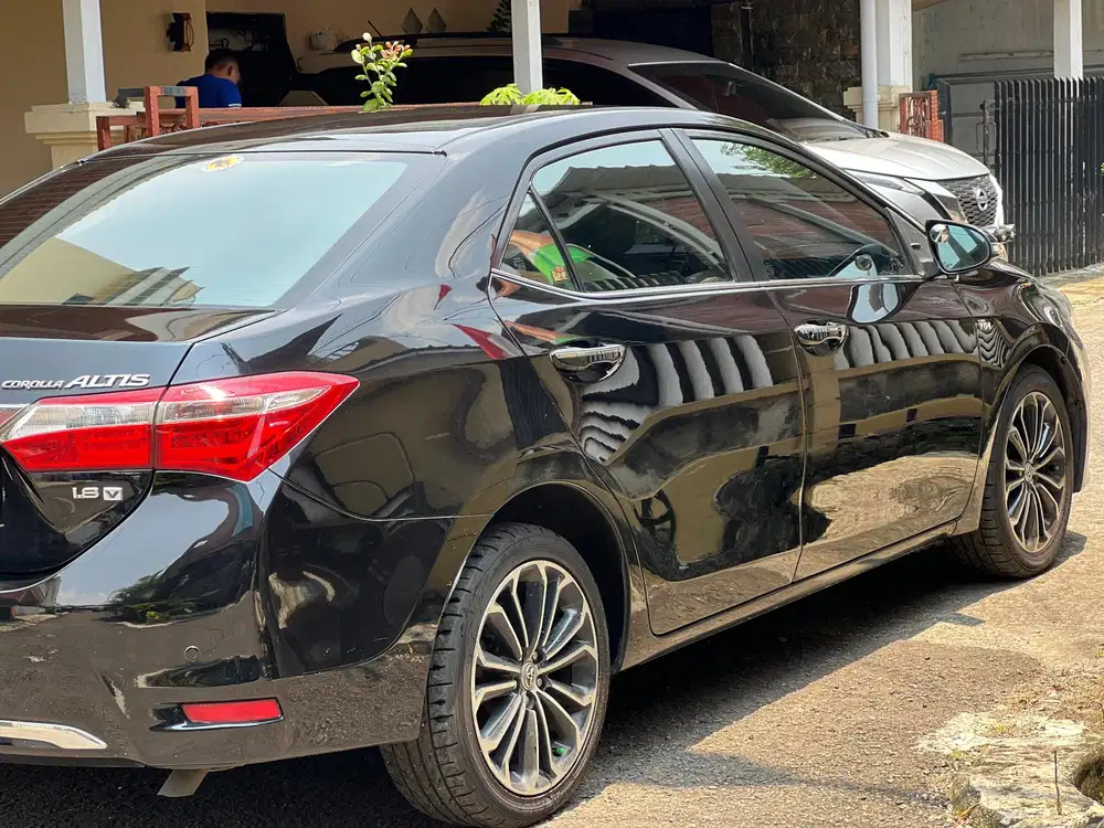 Toyota Corolla Altis 2015 v AT Bensin