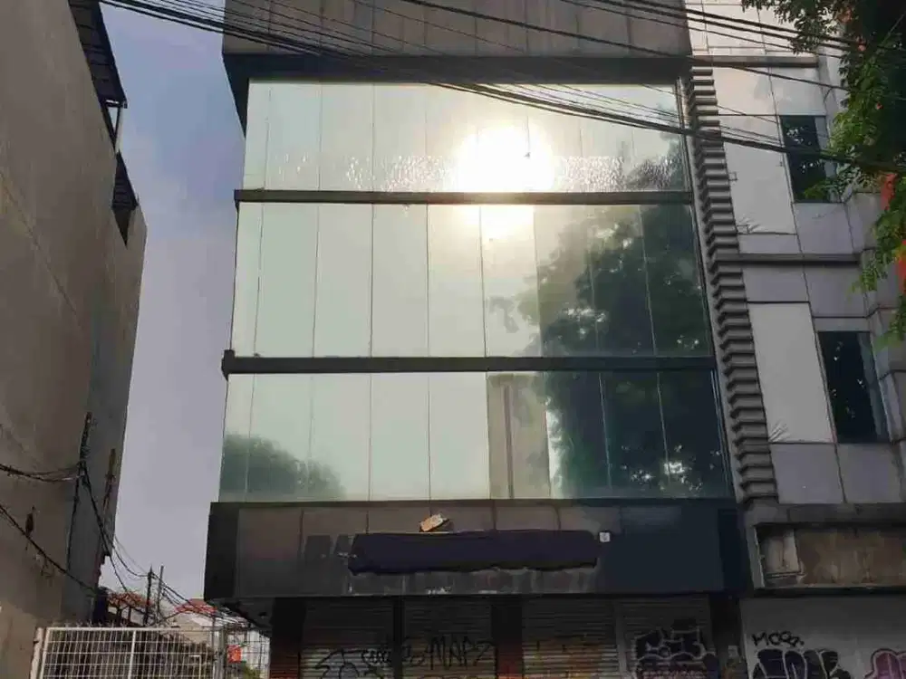 3 Ruko Gandeng Komersil di Jl Gn Sahari Raya Kemayoran Jakarta Utara