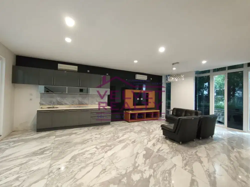 Dijual Townhouse Springhill Golf Residence Luas 250m2 4 Lantai #VR296