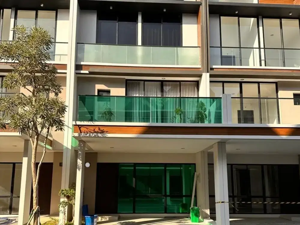 Rumah 3 Lantai Osaka Residence PIK2 Furnished Hadap Timur Laut