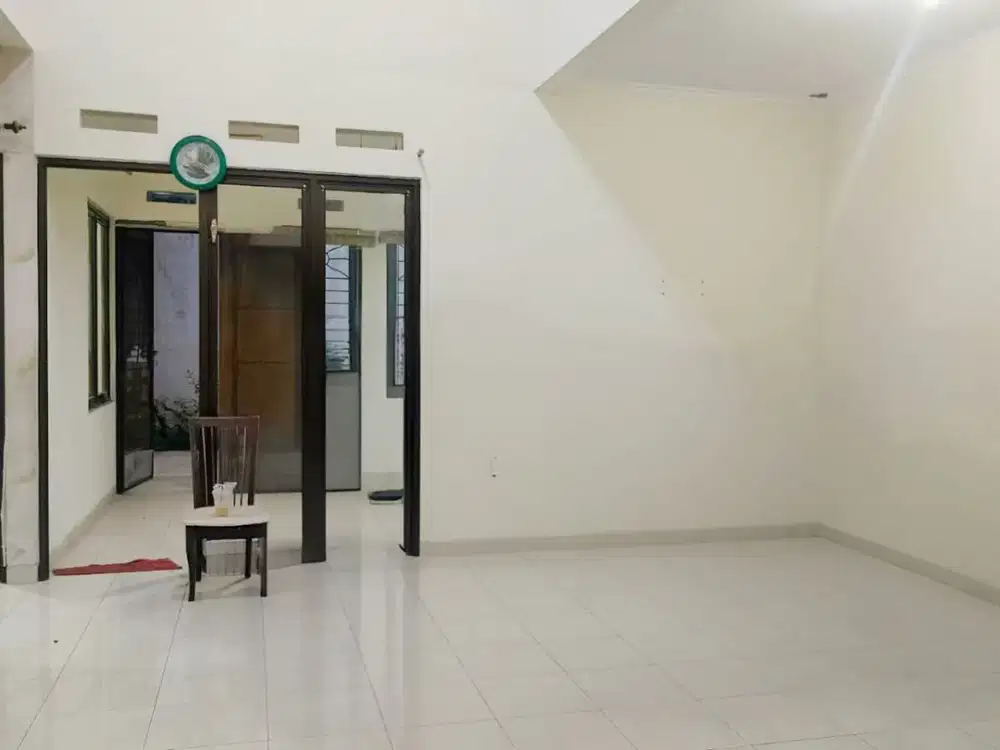 Dijual Rumah Di Cluster Aralia  Harapan Indah Bekasi