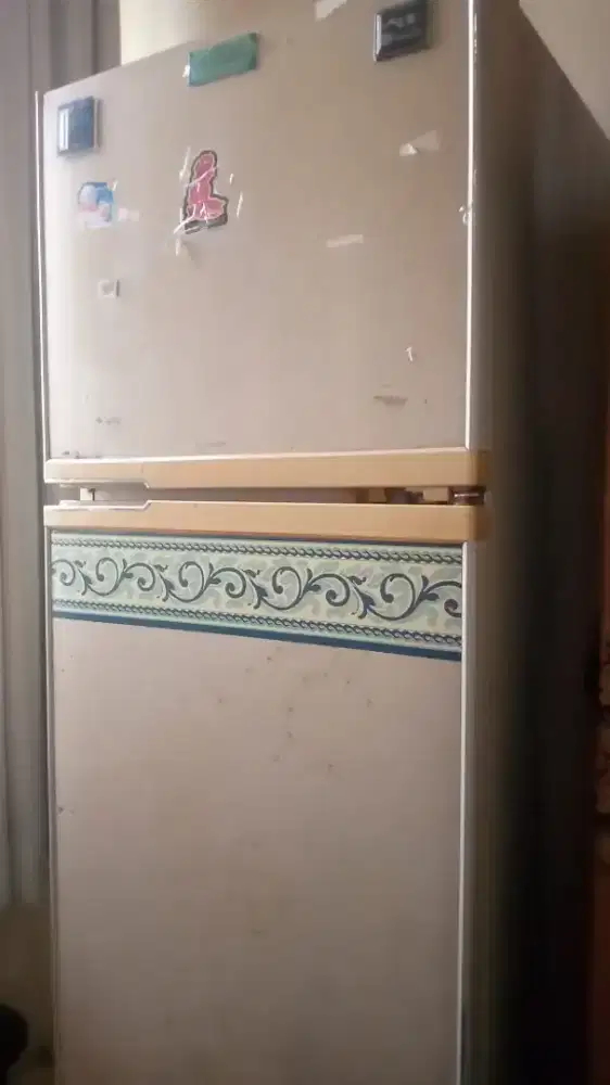 Kulkas daichii 2 pintu