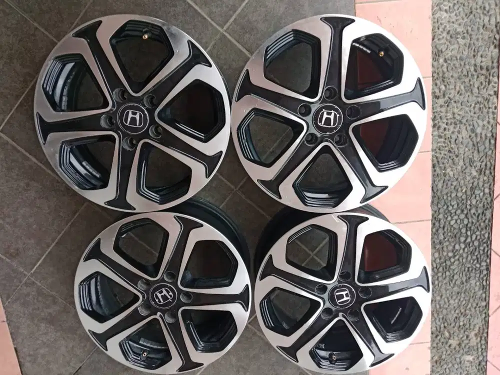 Velg Honda BRV R16 (enam belas) PCD 114 x 5 cocok utk Ertiga, SX4 dll