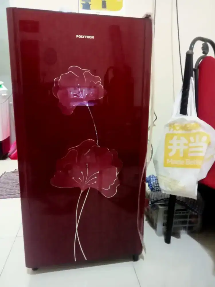 KULKAS BEKAS MERK POLYTRON