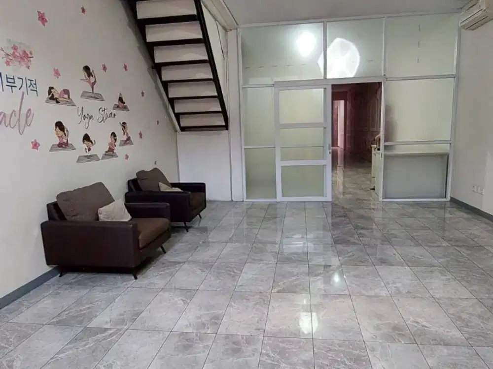 Ruko 2,5 Lantai Strategis di Kota Baru Parahyangan