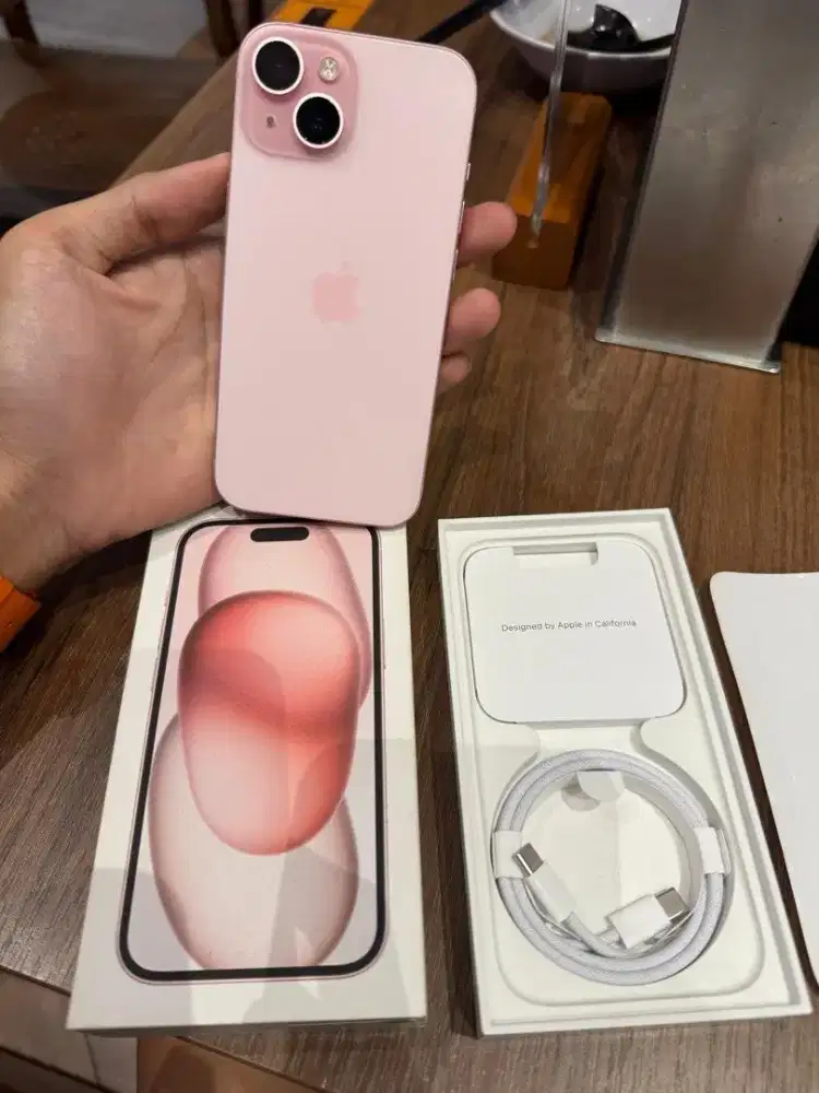 DIJUAL iPhone 15 128GB Pink Garansi RESMI iBox