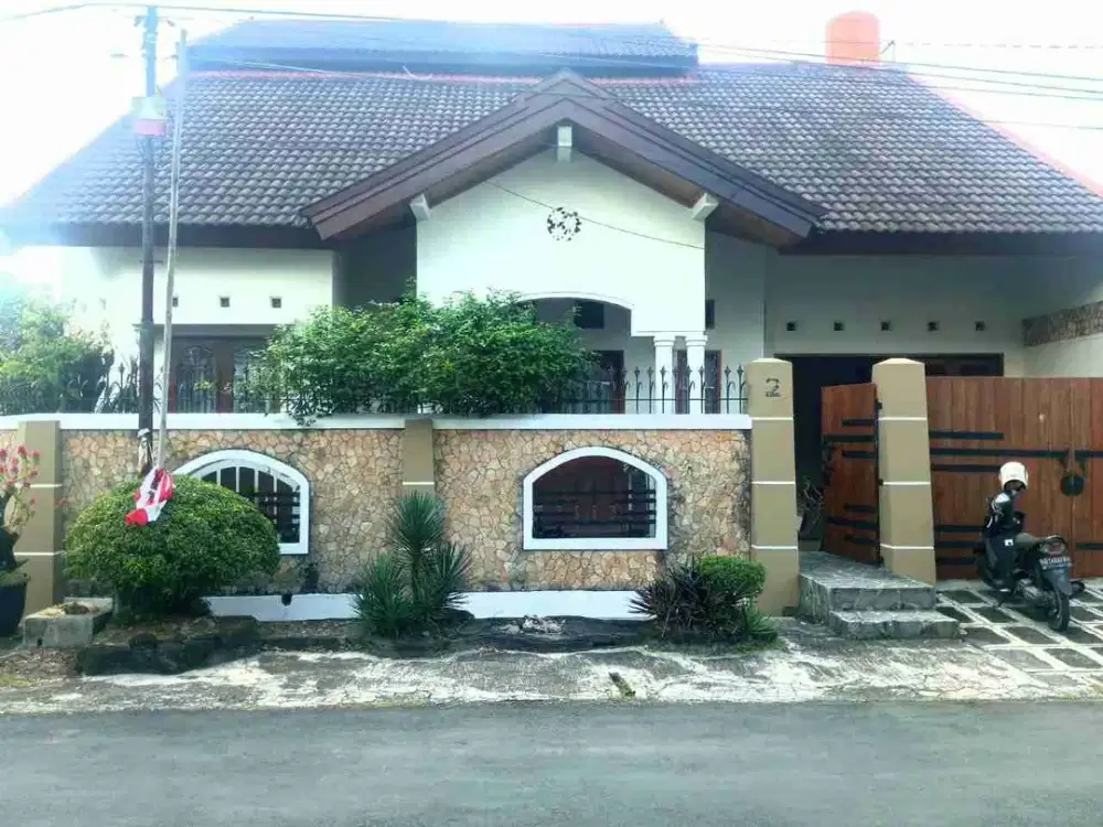 Rumah Bagus Strategis Tengah Kota Solo
