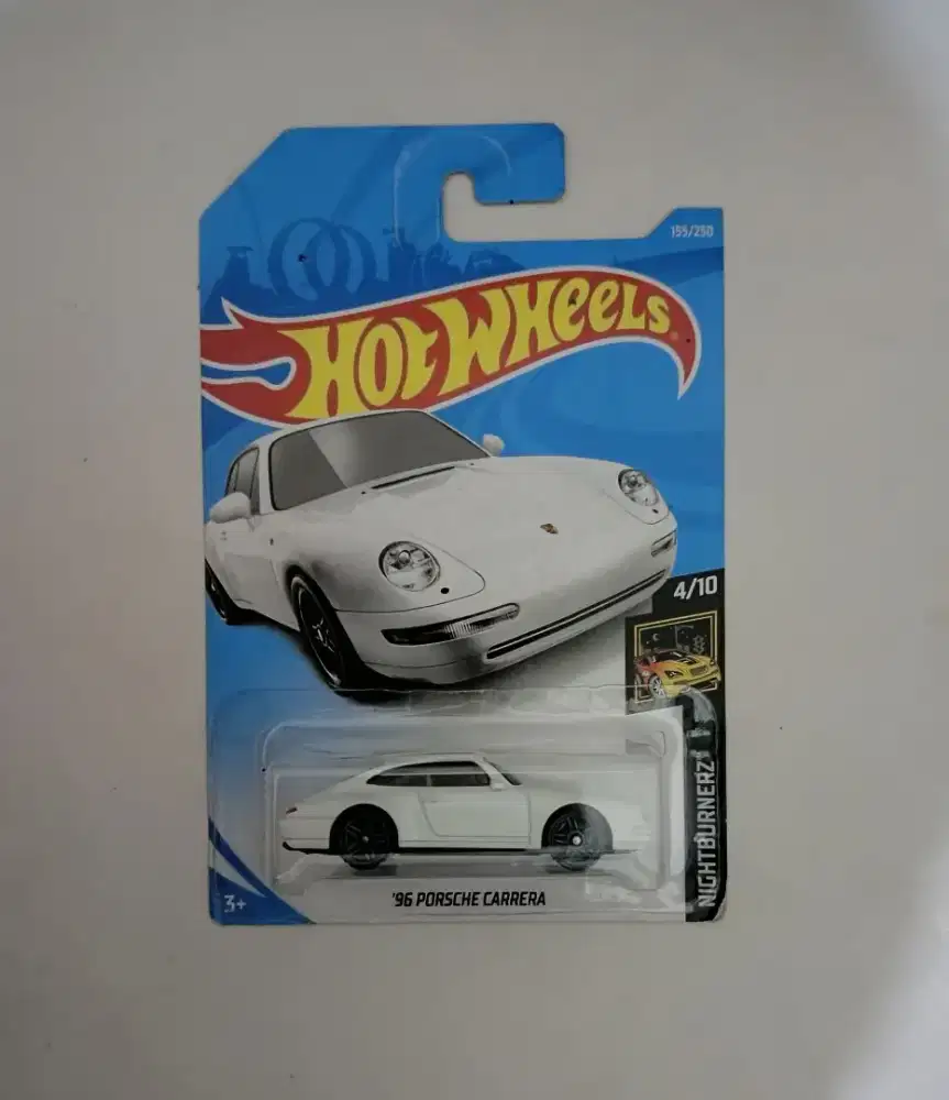 Diecast hotweels putih careera