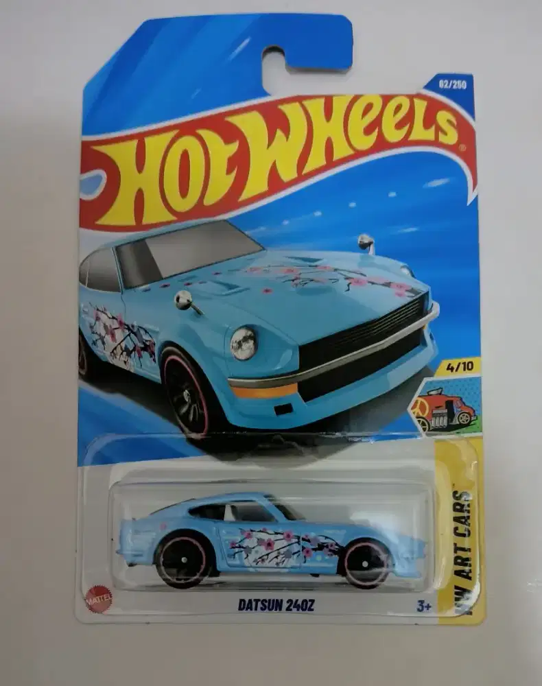 Diecast hotwheels datsun