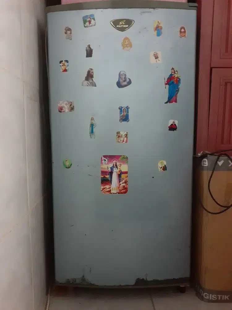 Kulkas secend  merk polytron