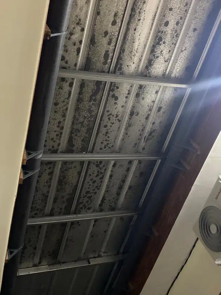 Jasa perbaikan atap bocor