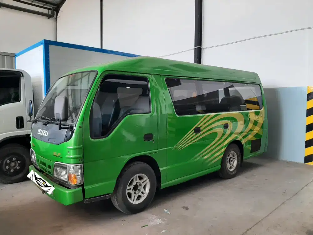 ELF 4rd Bus Th2012 18Seat Executive