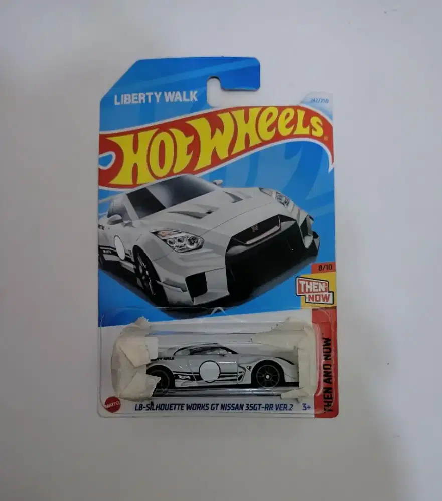 Diecast hotwheels LB nissan putih 35 GT