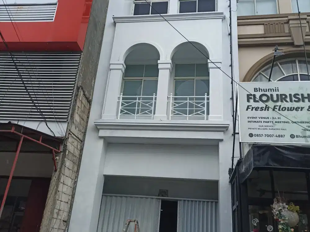 Ruko disewakan pinggir jalan Boulevard Grand Galaxy City Bekasi