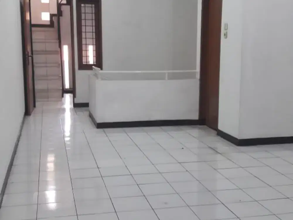 Disewa Ruko 2 Lantai Ada Taman Dalam di TKI 3