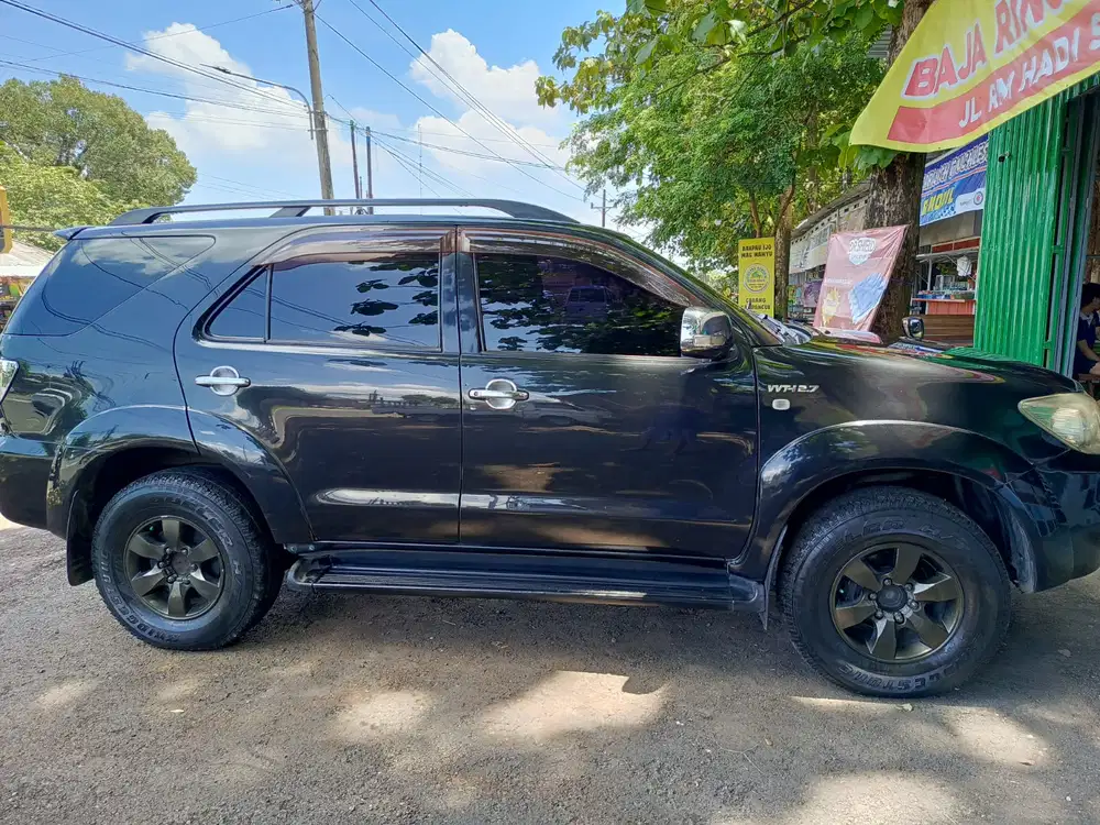 Toyota Fortuner 2005 Bensin