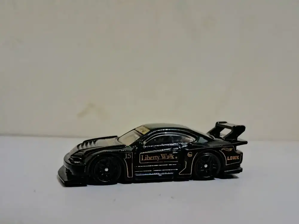 Miniatur diecast hotwheels lbwk black