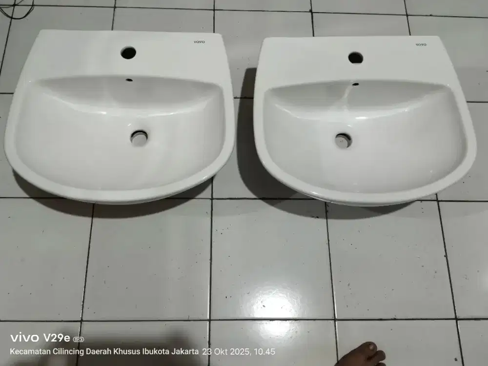 Wastafel Toto 2 unit. LW247CJ