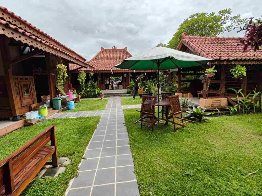 Resto Nuansa Retro Jawa Banyuanyar Dekat Pintu Tol Solo