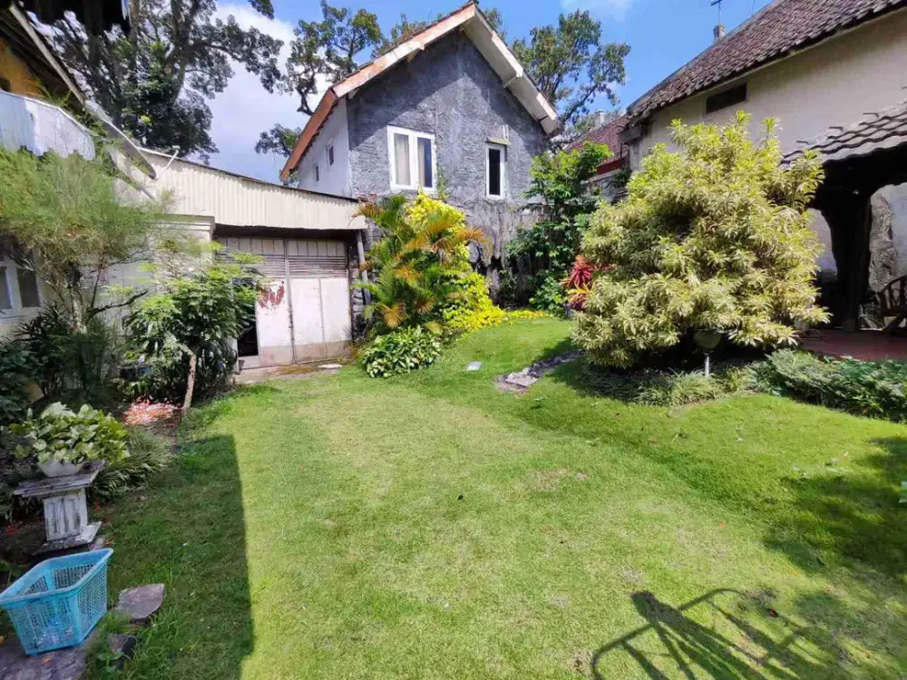 RUMAH DEKAT ALUN ALAUN TUGU MALANG