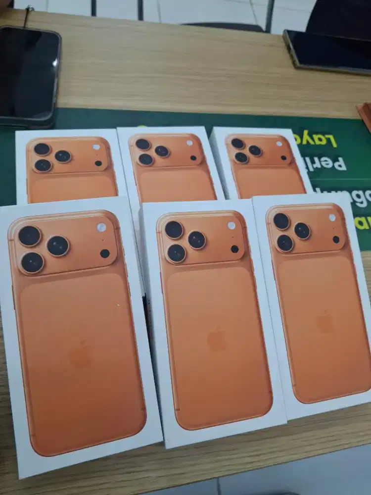 iPhone 17 pro max 256GB cosmic orange