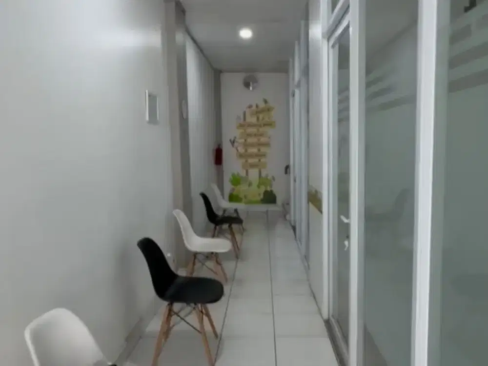 Disewakan Ruko Hot Lokasi Strategis di Mekarwangi