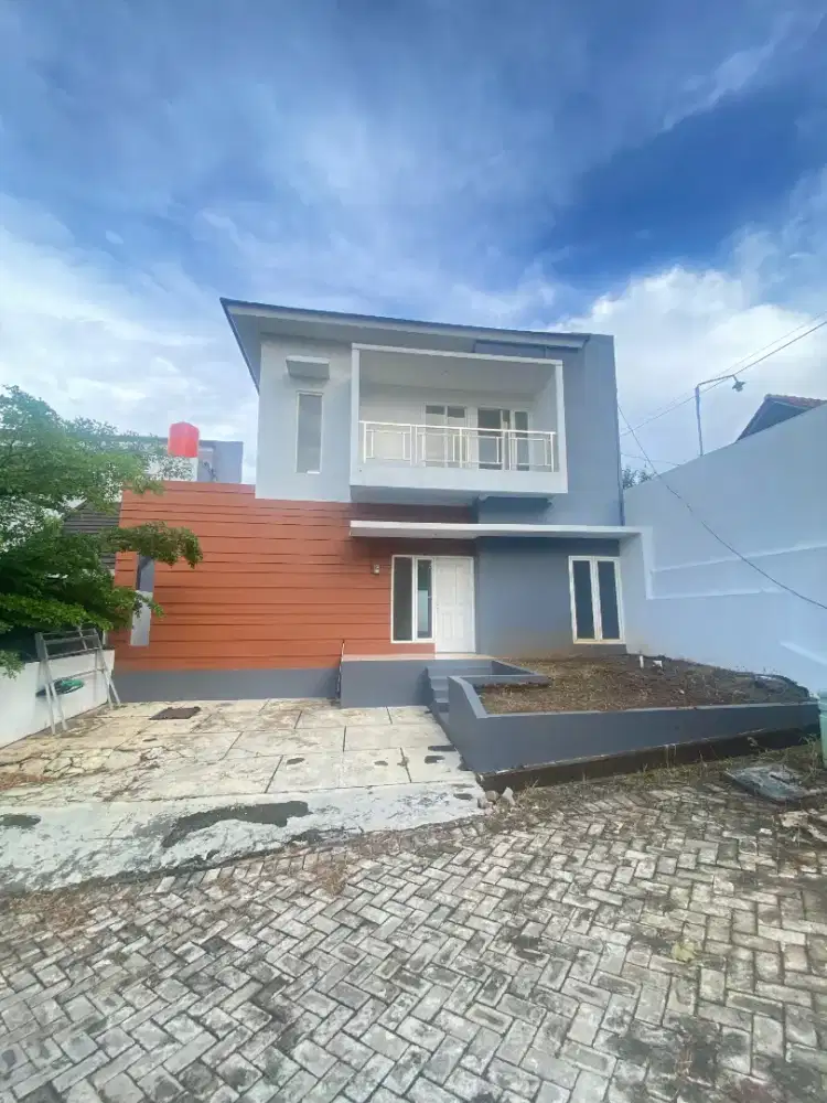 RUMAH MEWAH DALAM PERUMAHAN GRIYA LESTARI NGALIAN