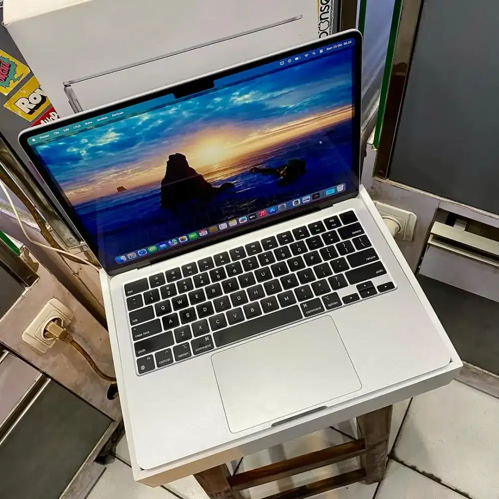 FOR SALE MACBOOK AIR M3 512/24GB ibox garansi aktif