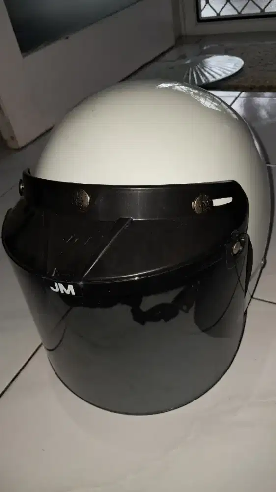 Helm Bogo JM Putih Italy Looks