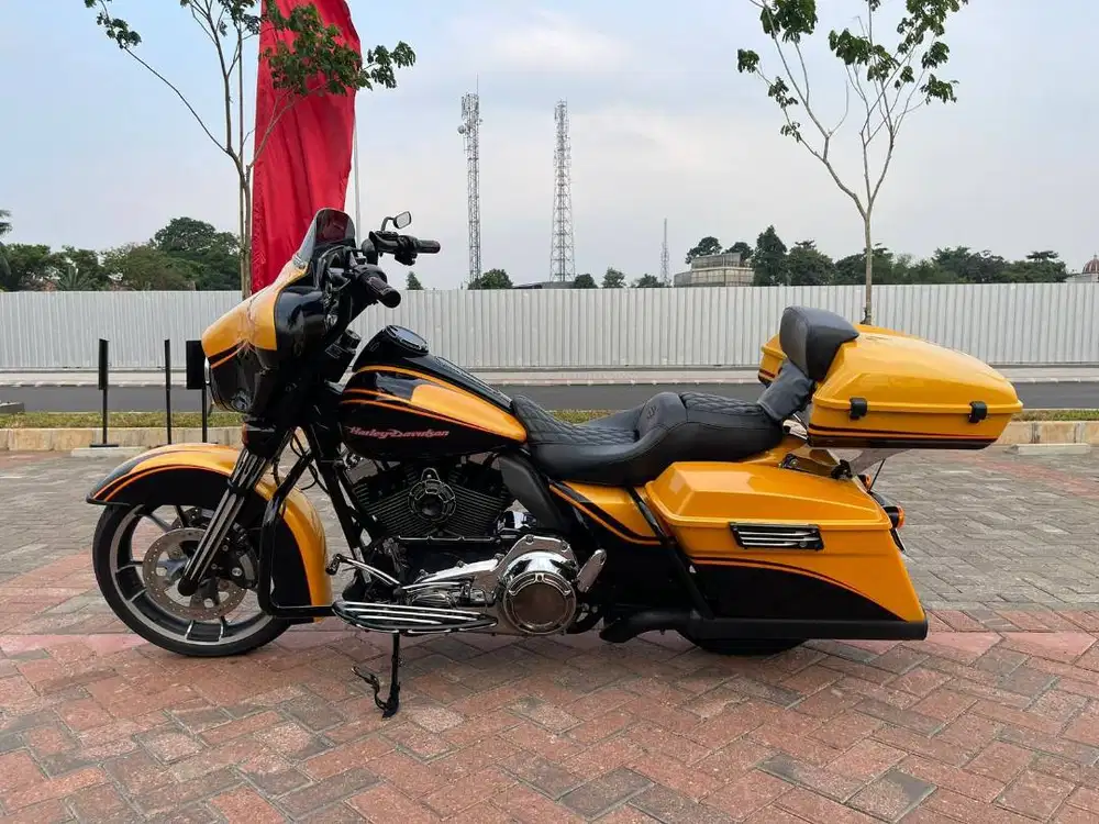 STREETGLIDE 2013 KM15RB FULL PAPER