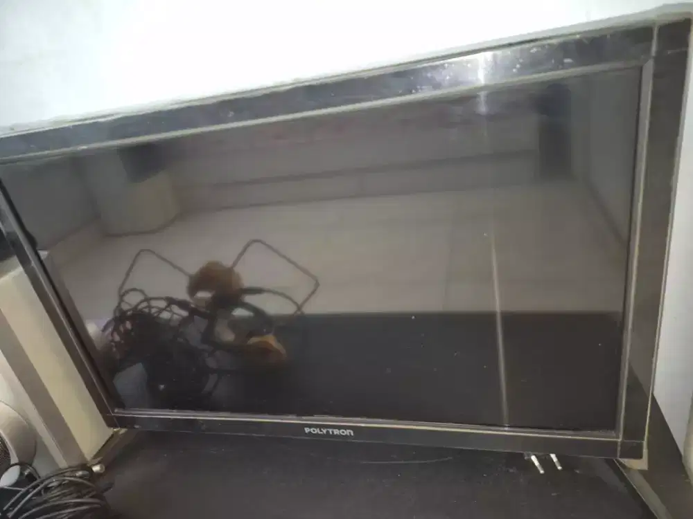 Dijual tv digital polytron 24 inc + antena dlm toyosaki