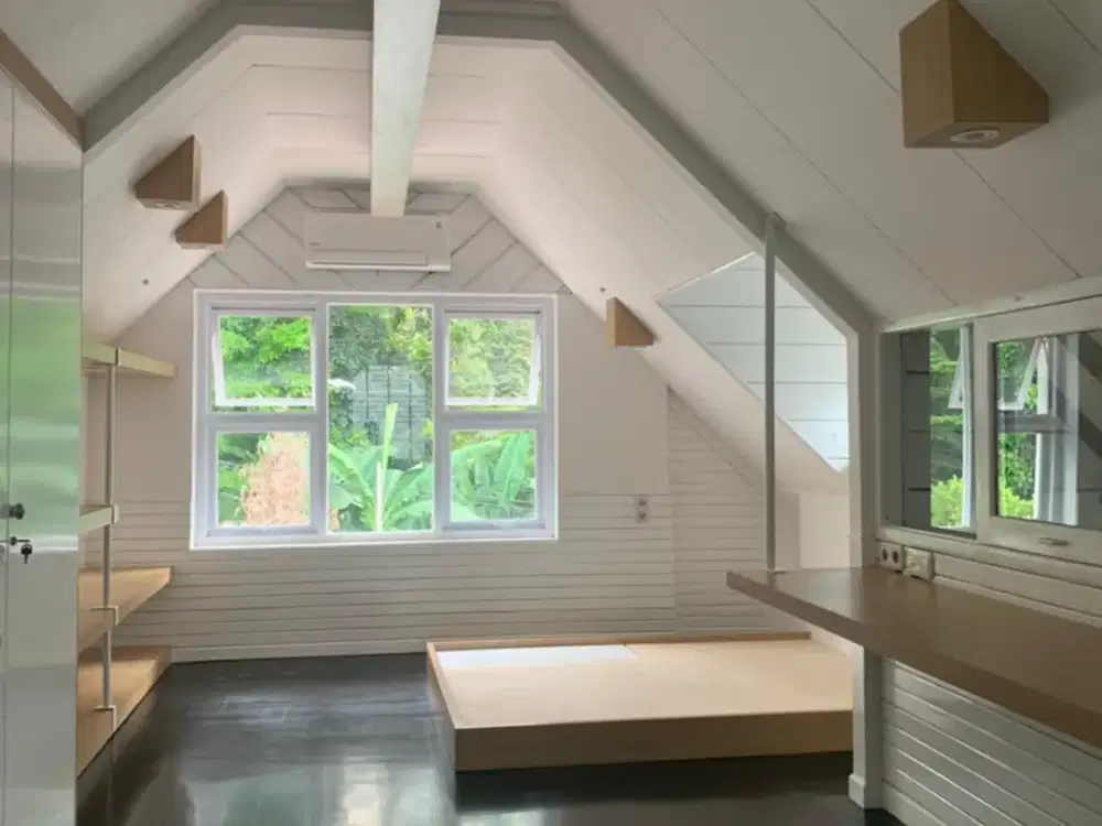 RUMAH 2 LANTAI SEMI FURNISHED SIAP HUNI PONDOK INDAH DAERAH TENANG