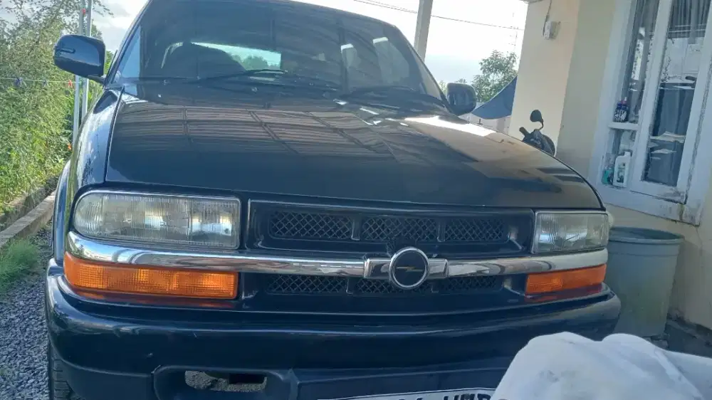 Jual dan tukar tambah  mobil Opel blazer