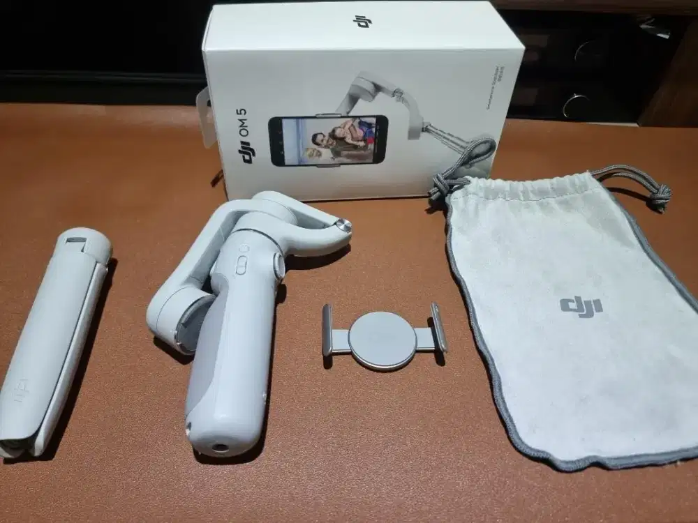 DJI OM 5 STABILIZER HP HANDPHONE SMARTPHONE GIMBAL