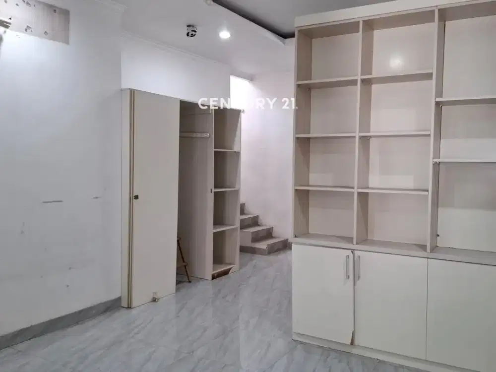 Rumah Hook Semi Furnish Cluster Alamanda Di JGC Jakarta Timur