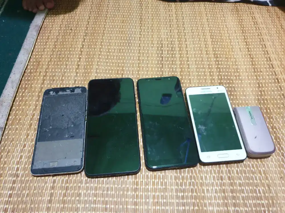 Jual borongan ada yg hdup ada yg mnus lcd ada yg matot