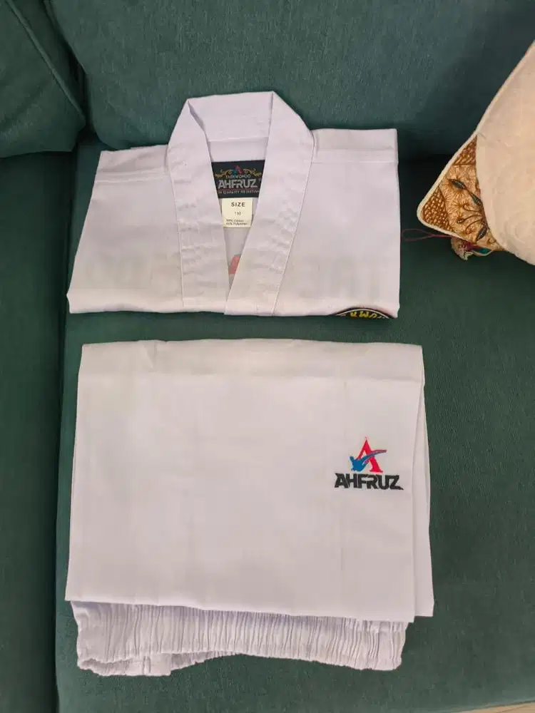 Dobok baju taekwondo size 110 usia anak TK/ kelas 1 SD