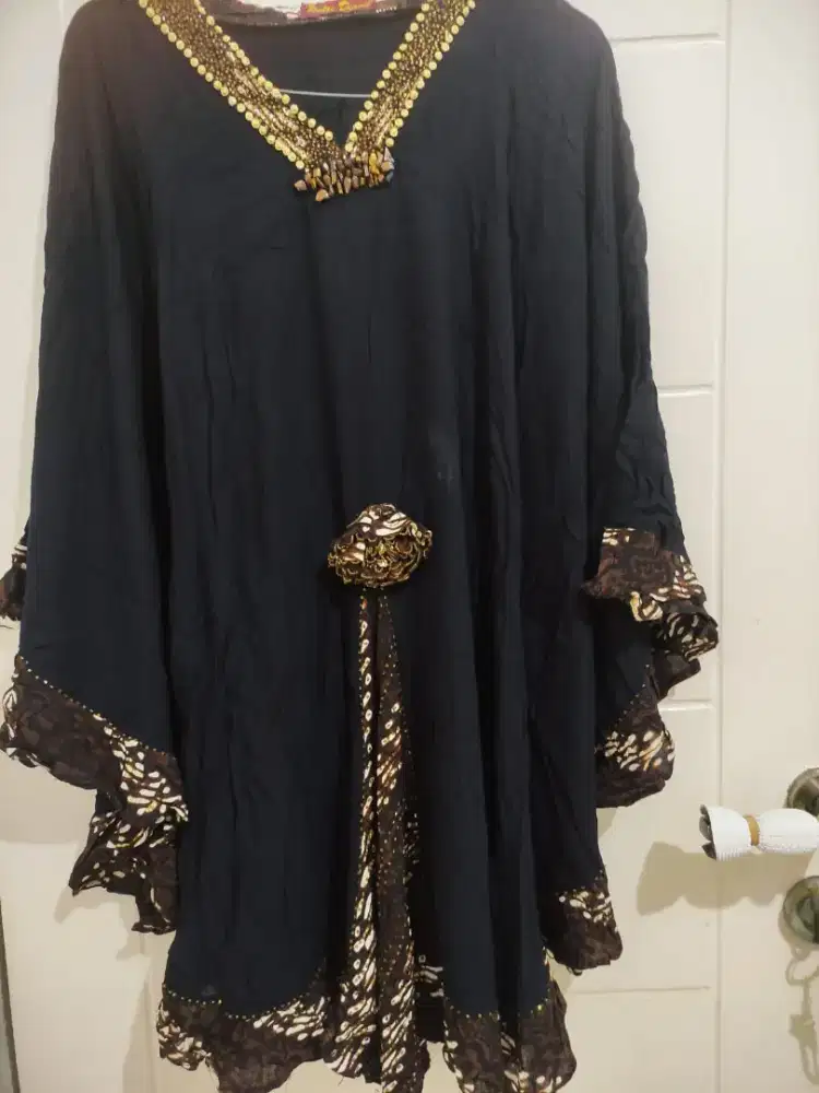 Atasan wanita model kalong warna hitam