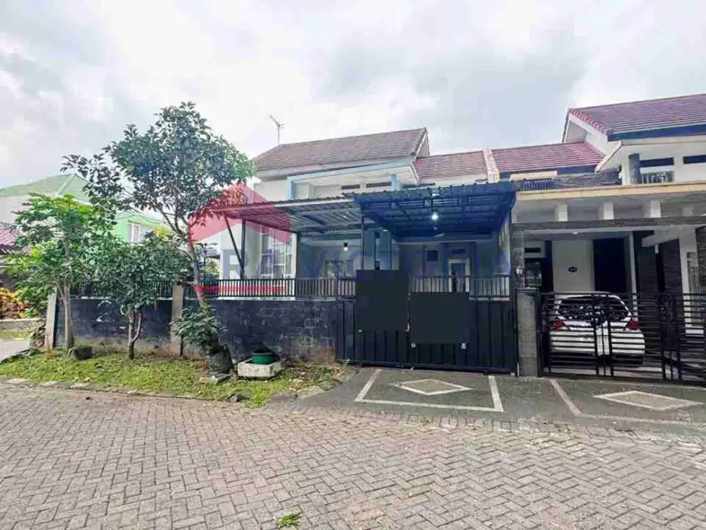 Rumah bagus di perum permata jingga Mojolangu Lowokwaru malang
